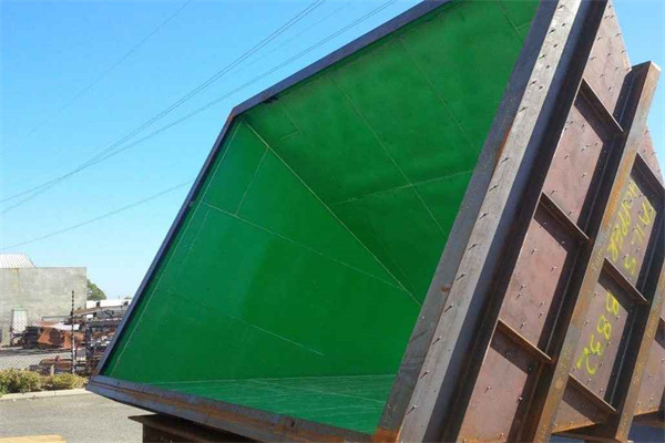 UHMW plastic dump truck bed liner03